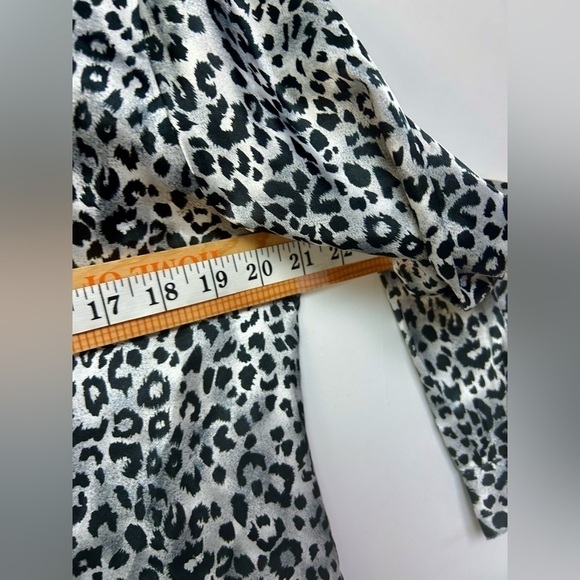 VTG Y2K KATHIE LEE 12 COLLECTION ANIMAL PRINT BUTTON DOWN SATIN BLOUSE TOP Luxe - Picture 7 of 7